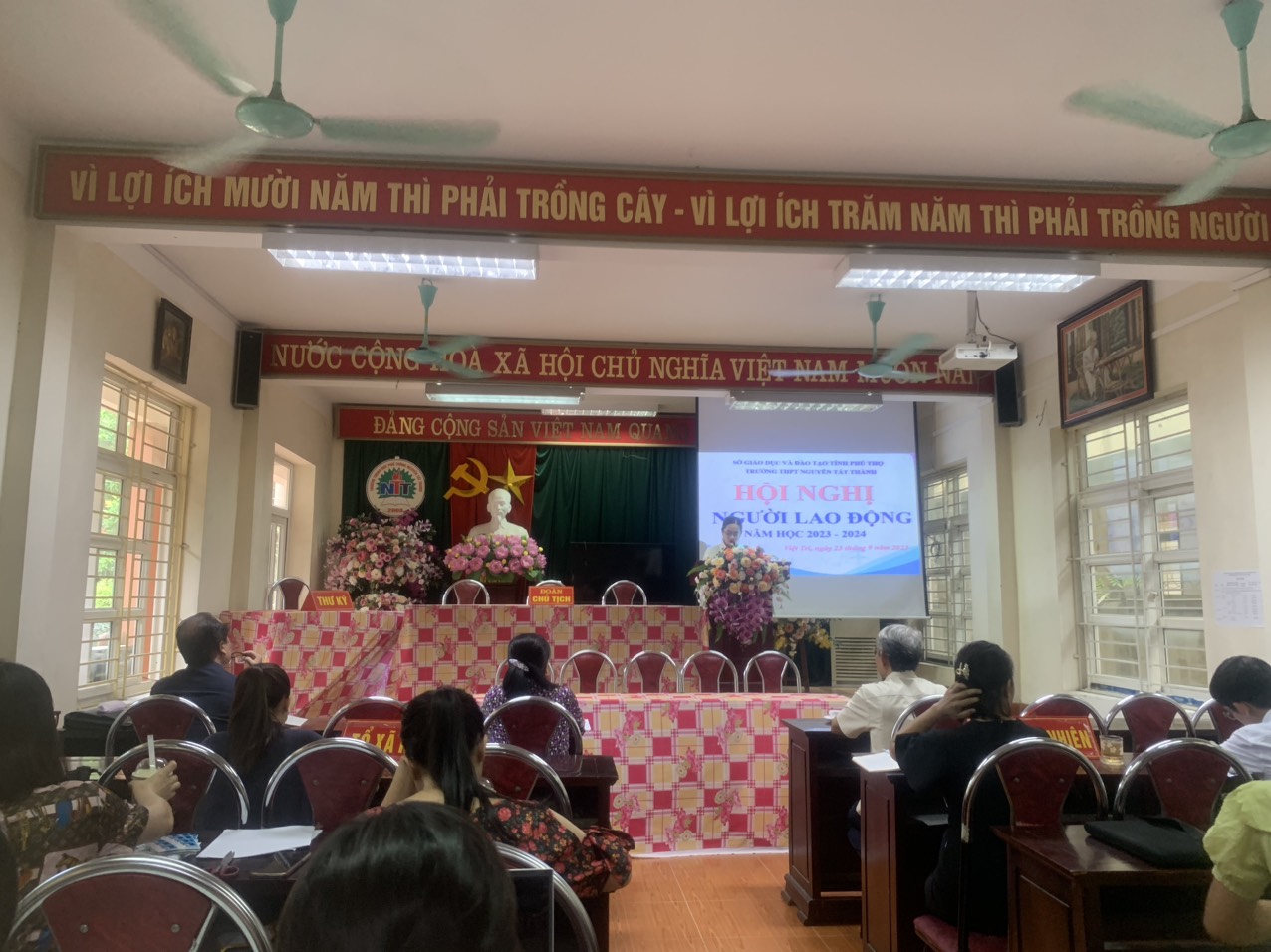 HỘI NGHỊ “ NGƯỜI LAO ĐỘNG” TRƯỜNG THPT NGUYỄN TẤT THÀNH NĂM HỌC 2023 – 2024.